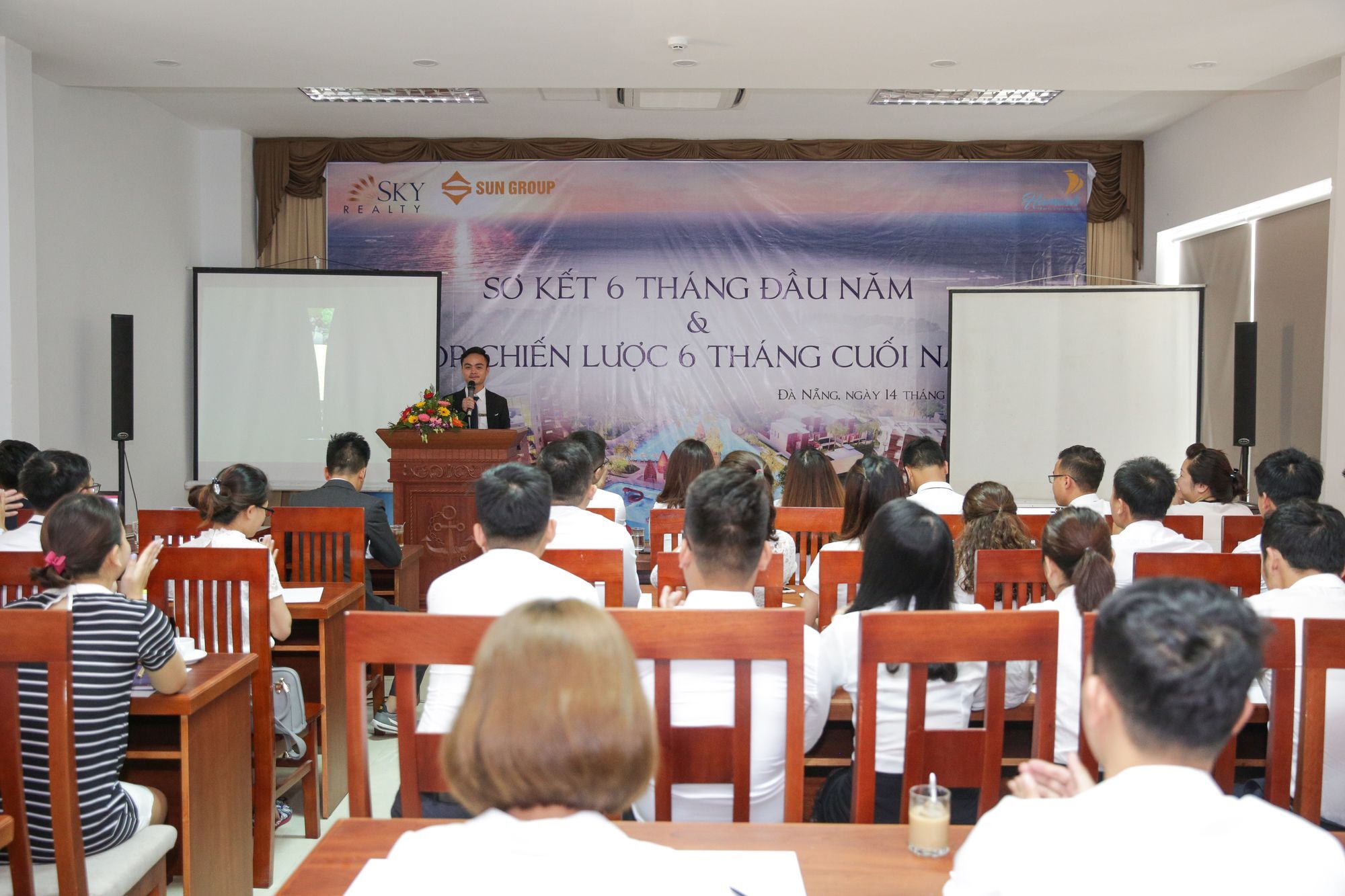 Navy Hotel Danang Bagian luar foto